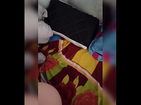 ❤️ Myn keamergenoat bliuwt allinnich thús want har man giet op fakânsje en ik nim de kâns oan om har te neuken en har kont fol mei molke Pornofideo by ús fy.hentai-for.ru ❌️